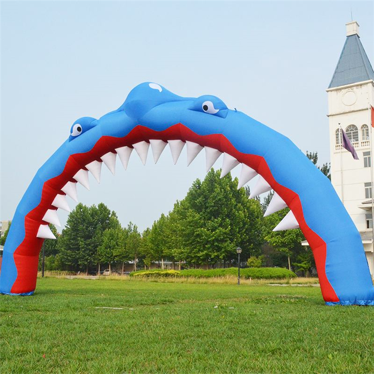 灵山鲨鱼广告拱门